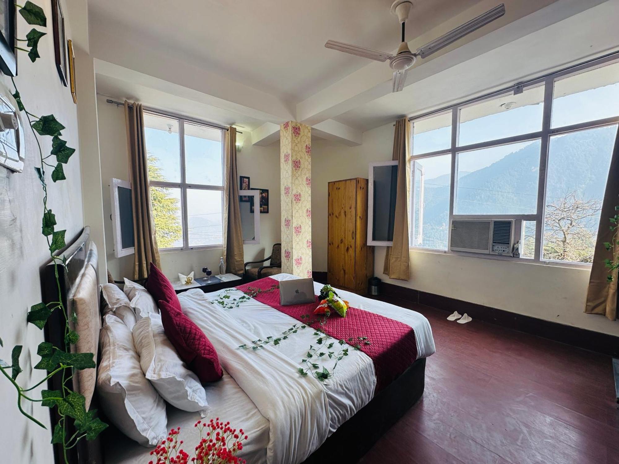 Hotel Mini Switzerland In Dalhousie Exteriér fotografie